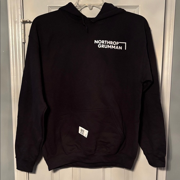 Gildan Heavy Blend Black Hoodie featuring Northrop Grumman B-2 Spirit NWT